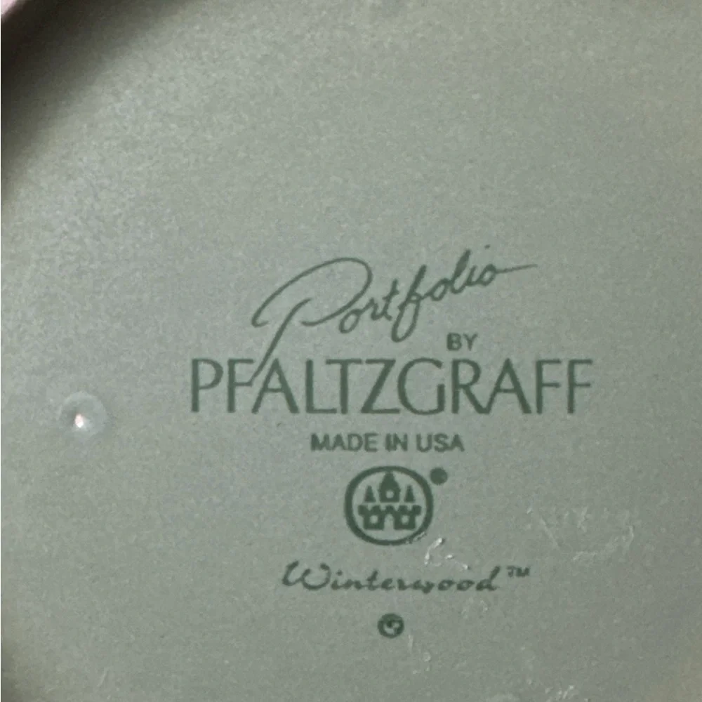 Pfaltzgraff Pottery Winterwood Salad/Dessert Plate. 8.25” in diameter. (H-1) - Picture 4 of 4